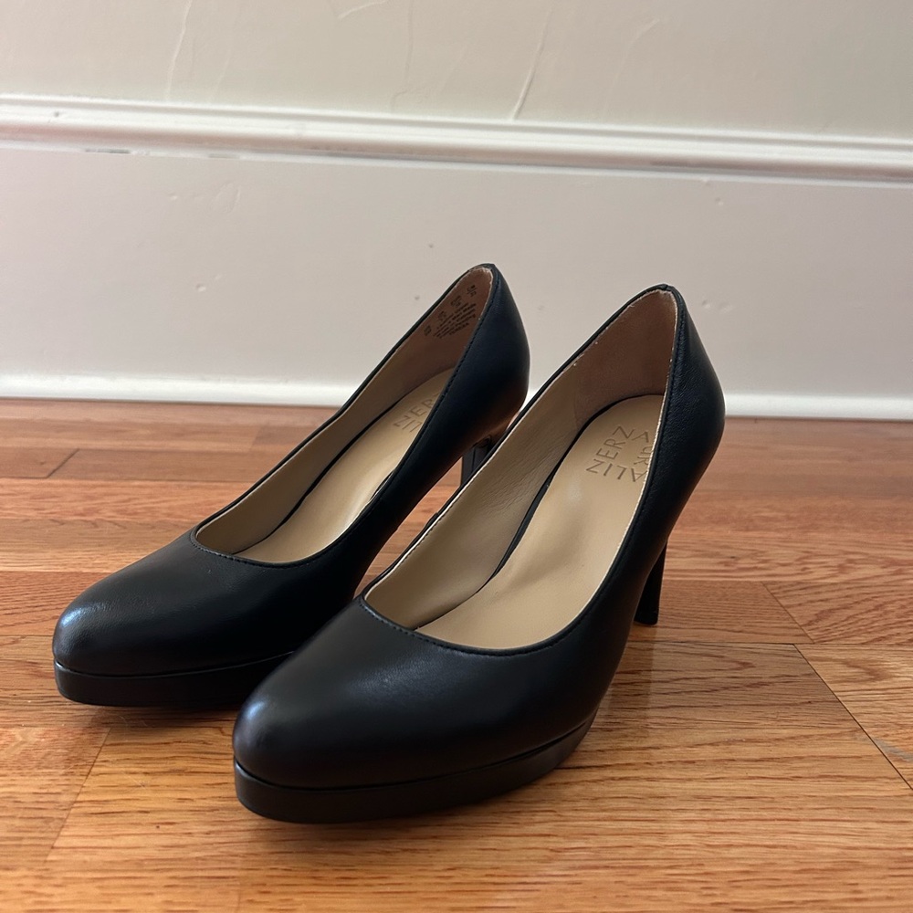 Naturalizer Black Leather Heels
